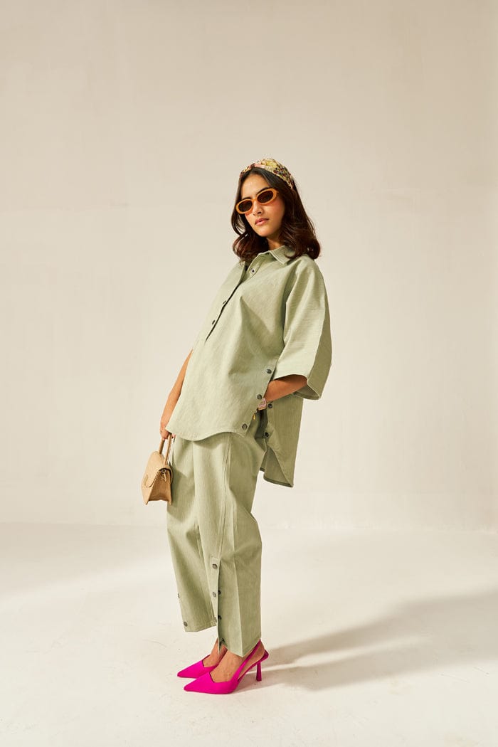 DOLLA CO-ORD SET IN FROSTY GREEN SPACELINES